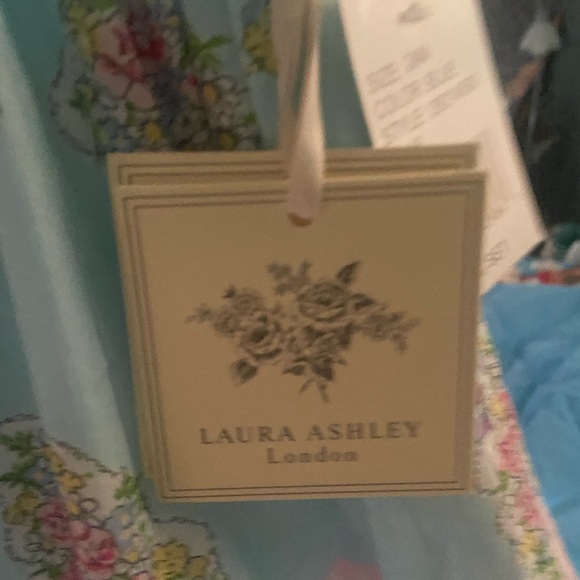 Laura Ashley 24 months adorable Spring, Summer 2pc outfit. - Picture 5 of 9